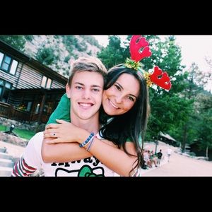 Meet your Posher, Ella